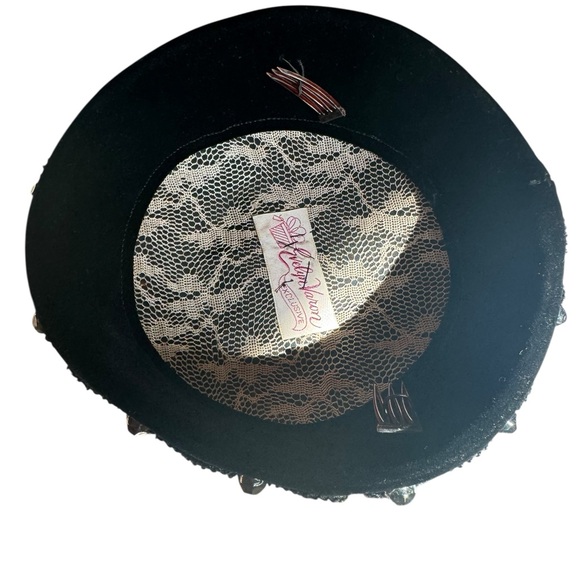 1960s Evelyn Varon‎ Beaded Velvet Pillbox Hat - Picture 6 of 6